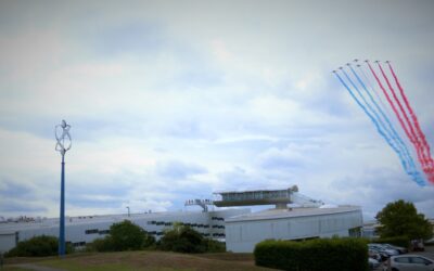 La Patrouille de France fête le Groupe ISAE au-dessus de l’ISAE-ENSMA